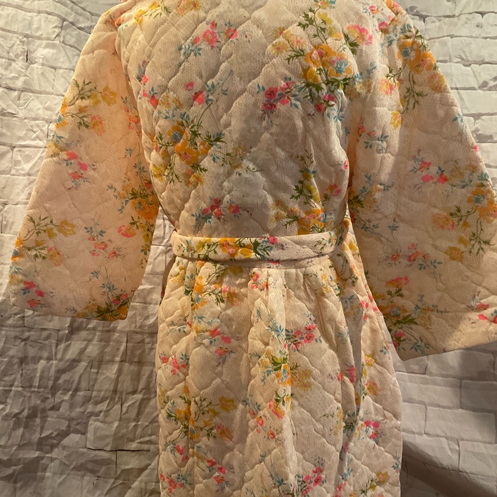“BONDILENE VINTAGE/ RETRO 70’s HOUSECOAT” NWT Floral Polyester Robe. - Picture 4 of 16